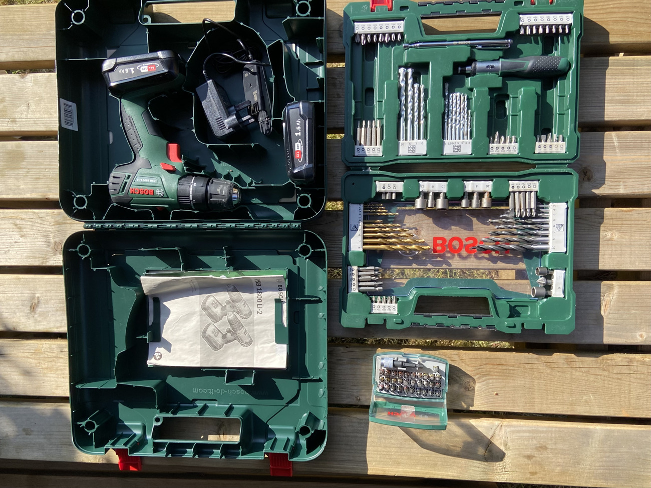 Bosch cordless combi drill + drill and screwdriver bit set