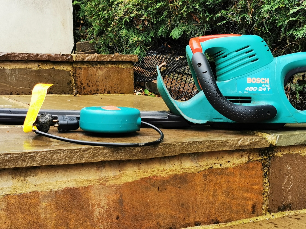 Bosch ahs 480-24t long reach garden hedge trimmer