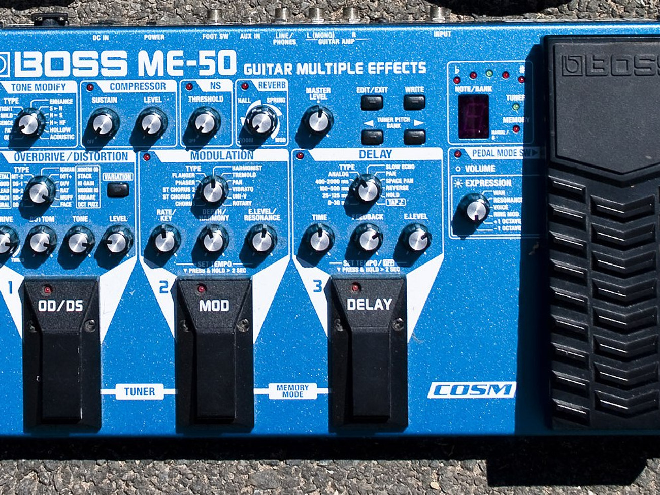 Boss me-50 guitar pedalboard