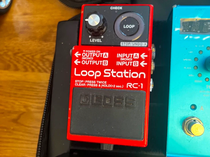 Boss rc-1 loop station