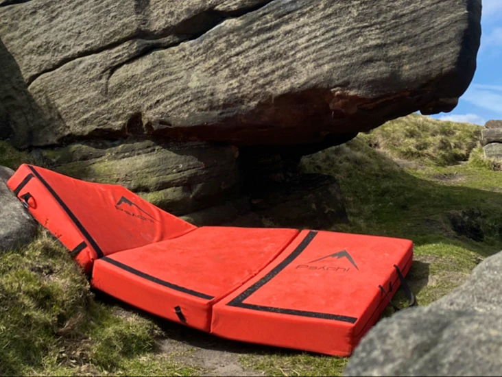 Bouldering mat / crash pad - pick up from central london flat 2mins from station