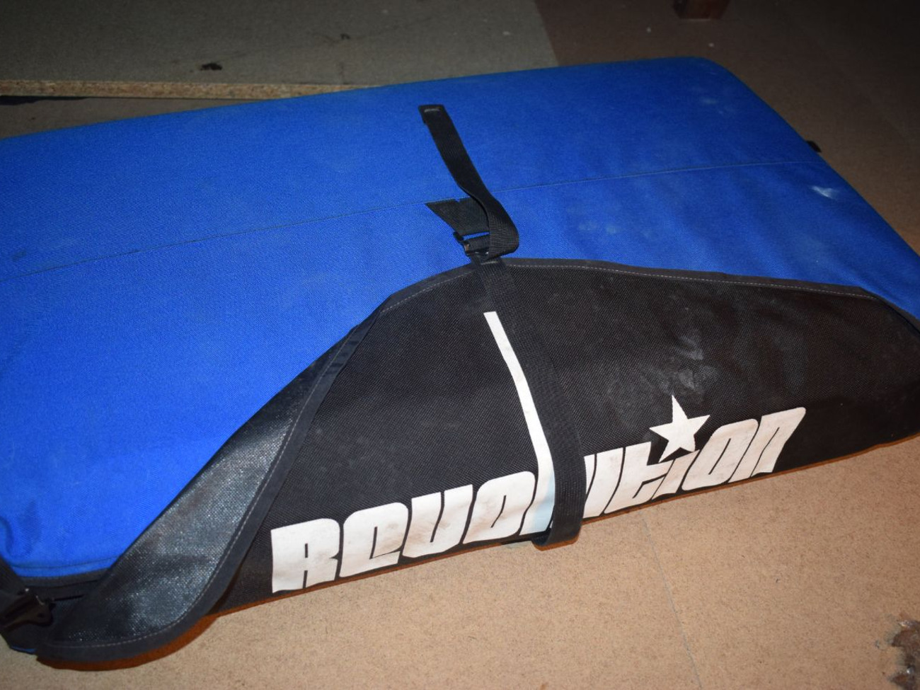 Rent Bouldering mat from MHAIRI G, Giffnock and Thornliebank, East