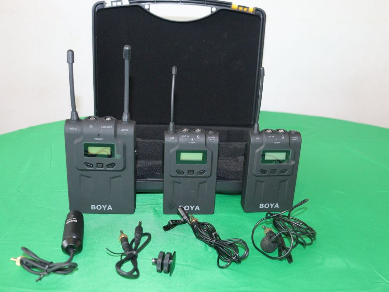 Boya by-wm8 pro-k2 uhf wireless microphone set