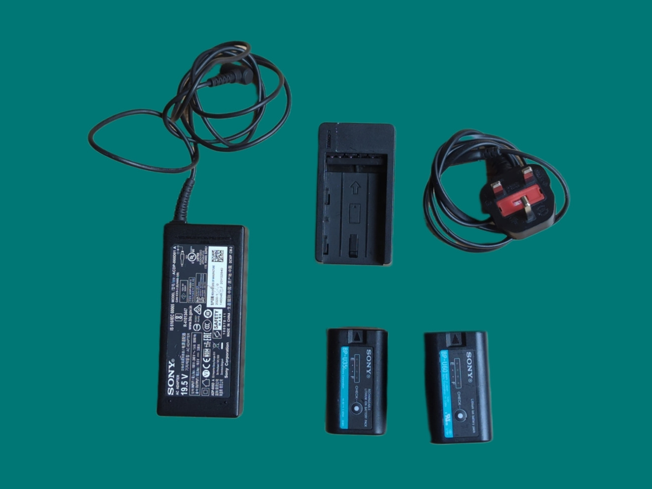 Bp-u batteries and charger (1x bp-u35, 1x bp-u60)