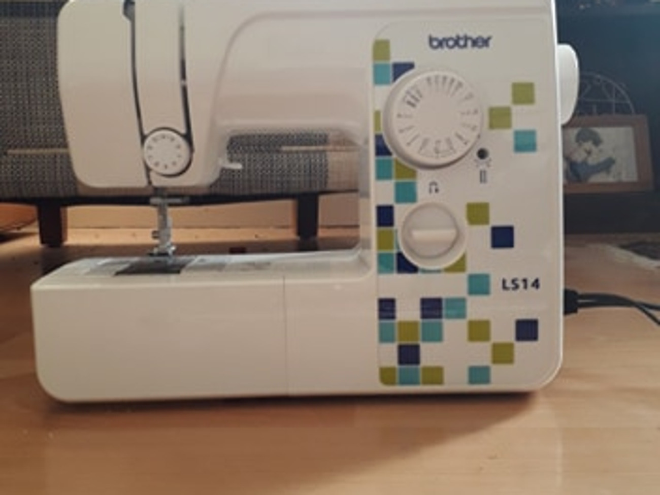 Brother ls14 compact free arm sewing machine