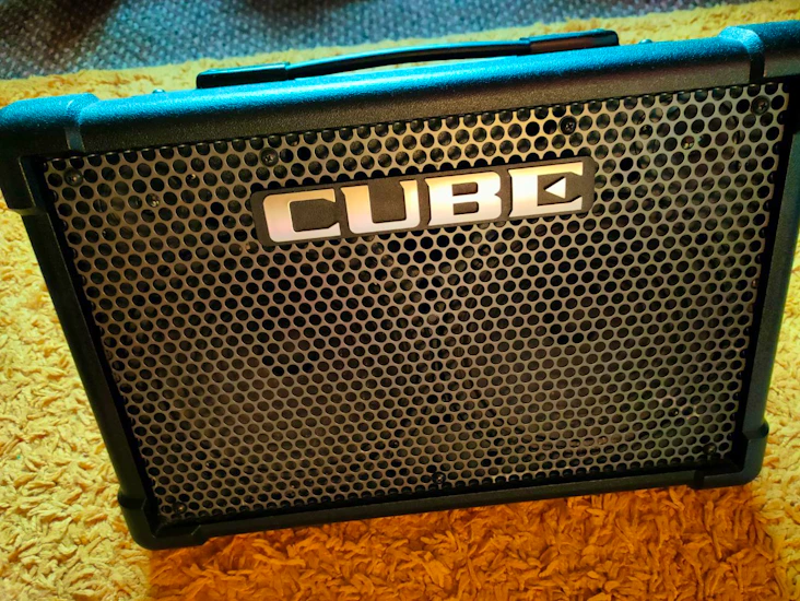 Busking amp - roland cube street ex