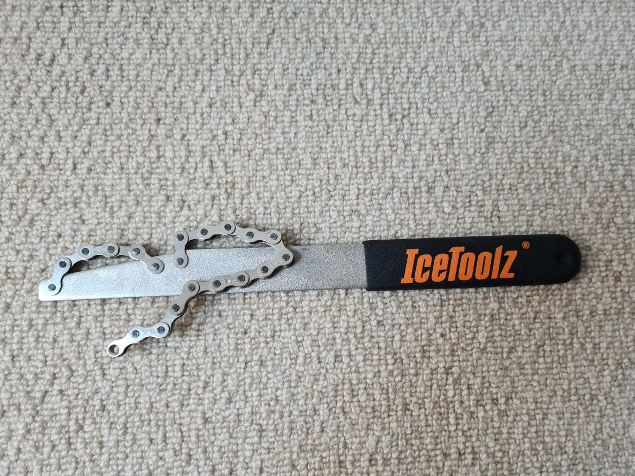 Bycycle tool - chain whip