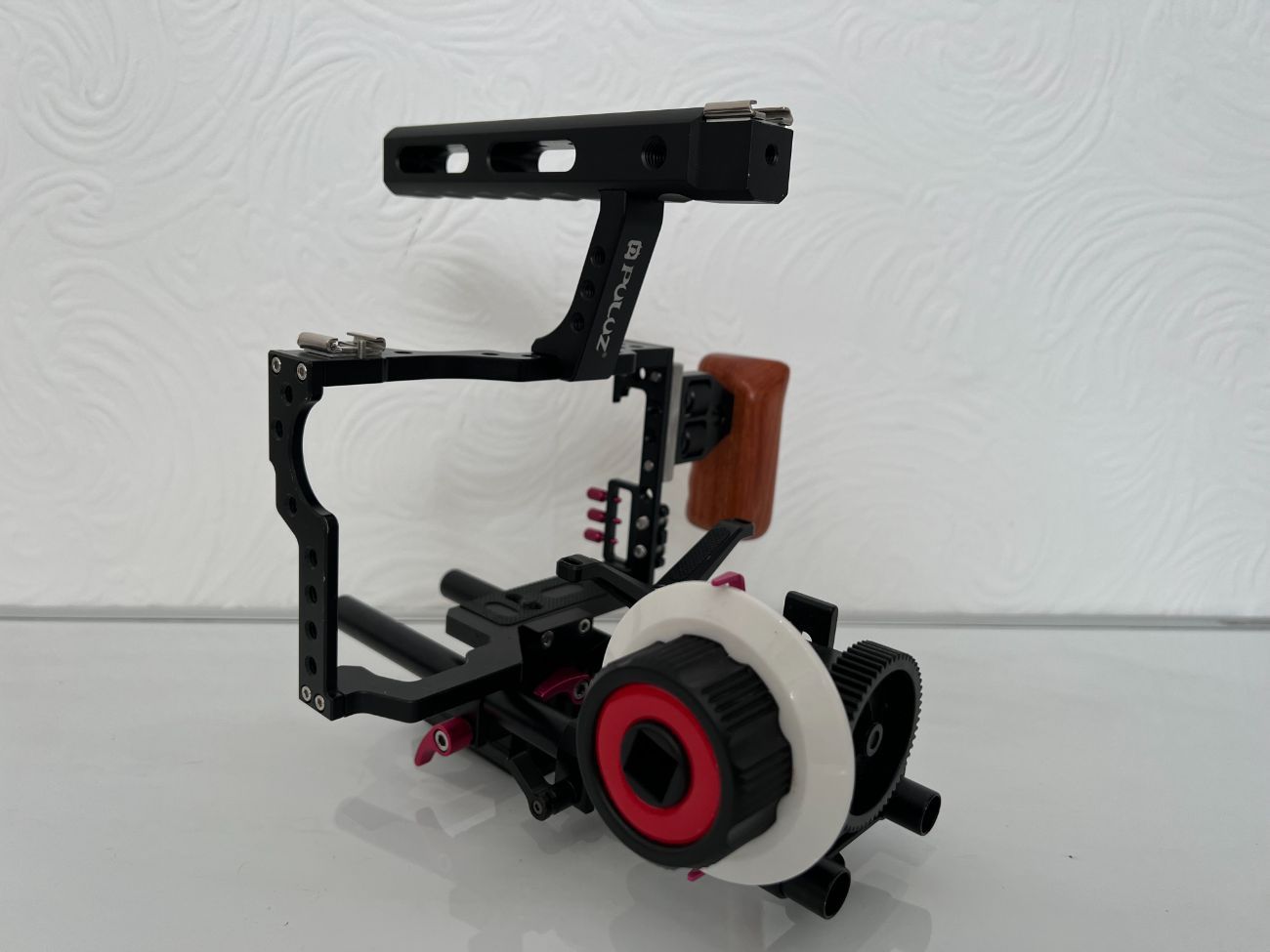Camera cage (compatible with sony, lumix & more)