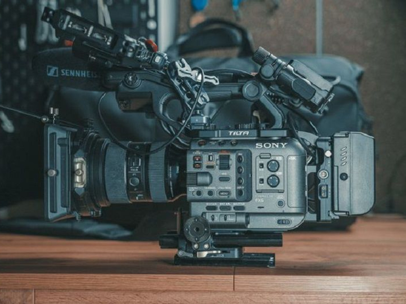 Cameraman /camera operator / dop /dp with fx6 kit