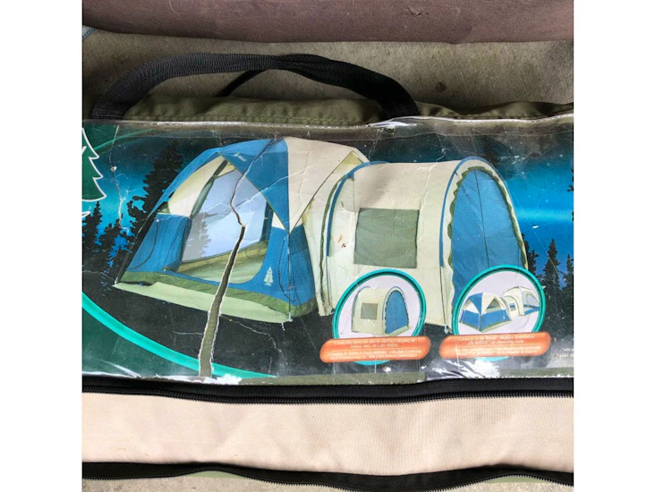 Camping tent for 4