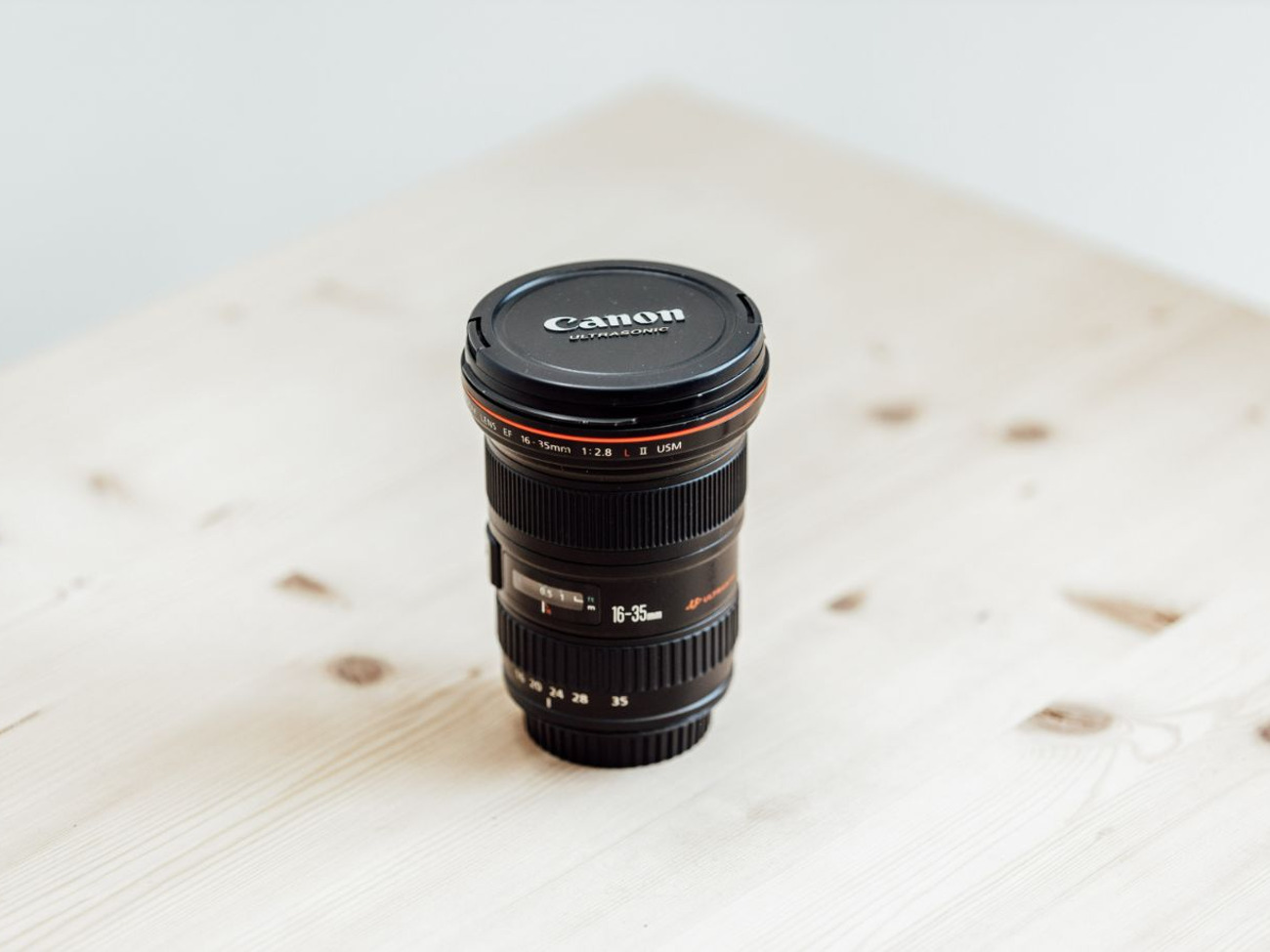 Canon 16-35mm f/2.8l ii lens