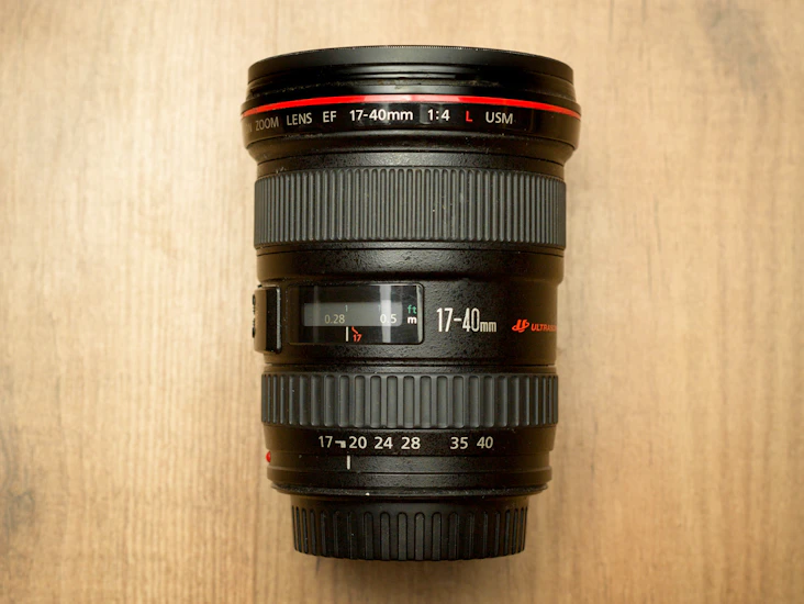 Canon 17-40 f4 l series ultra wide angle lens