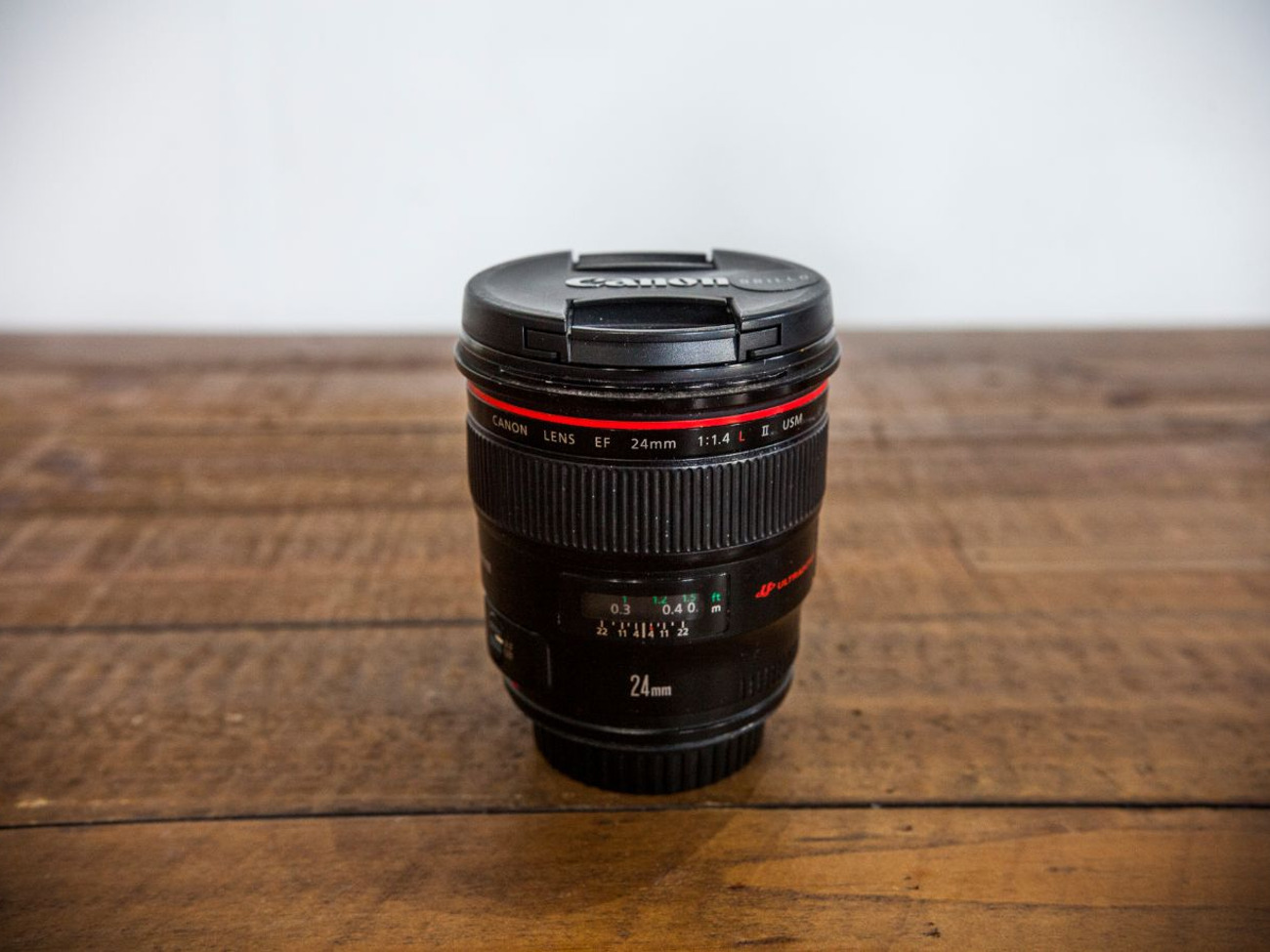 Canon 24mm f1.4 l-series prime lens