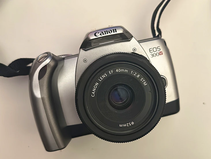 Canon 35mm film camera with 40mm 2.8 lens