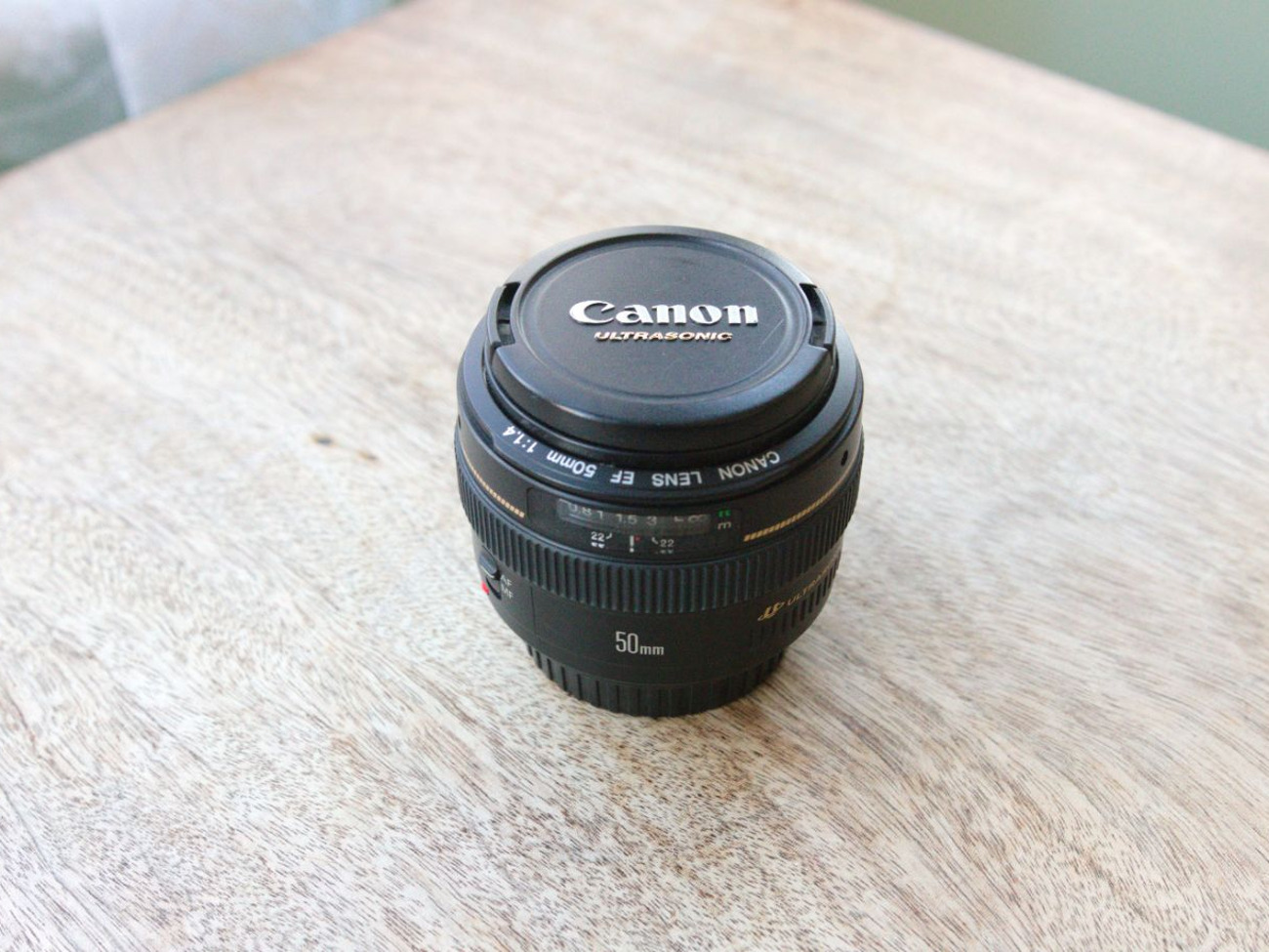 Canon 50mm ef f/1.4 prime lens