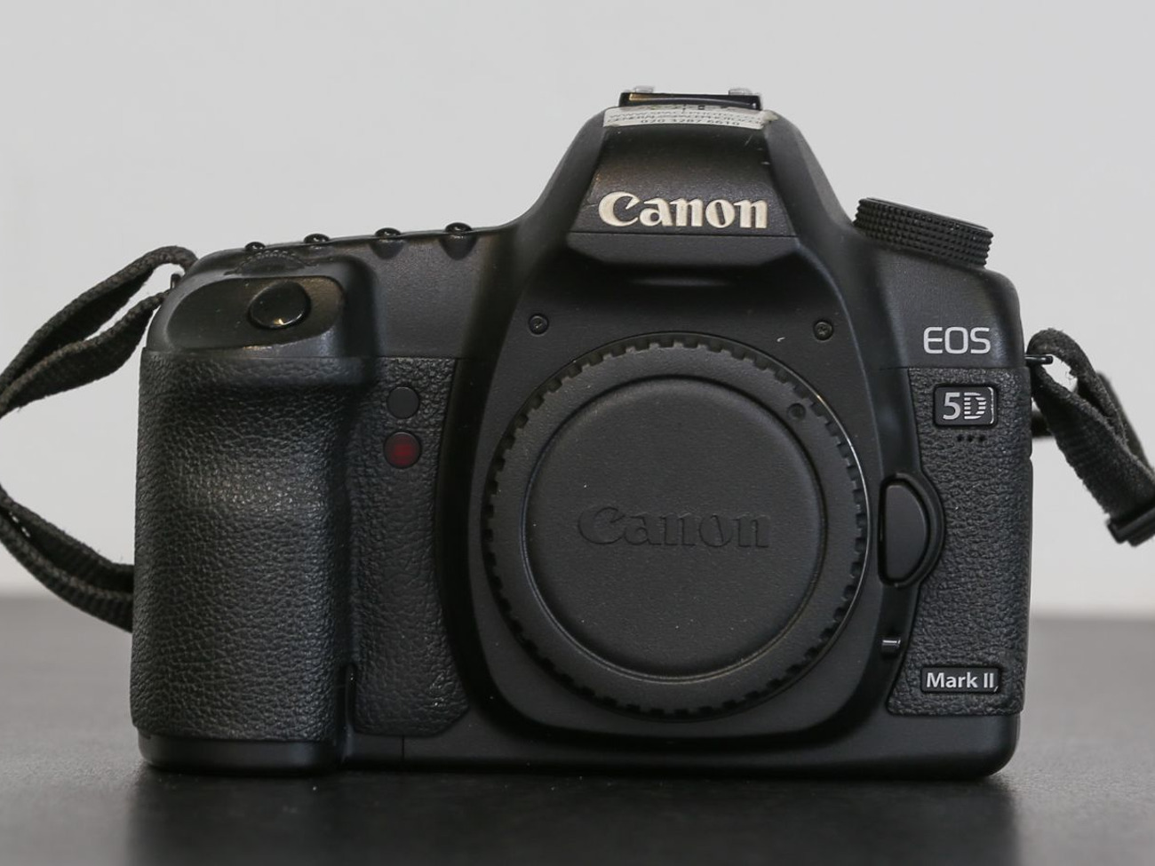 Canon 5d mark ii - body + battery