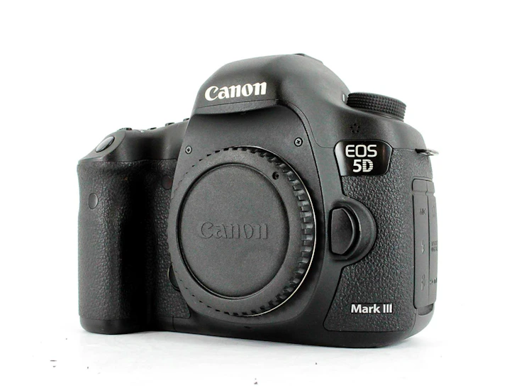 Canon 5d mark iii - body only