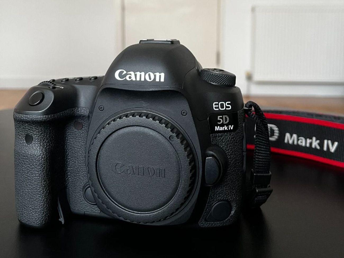 Canon 5d mark iv - camera body