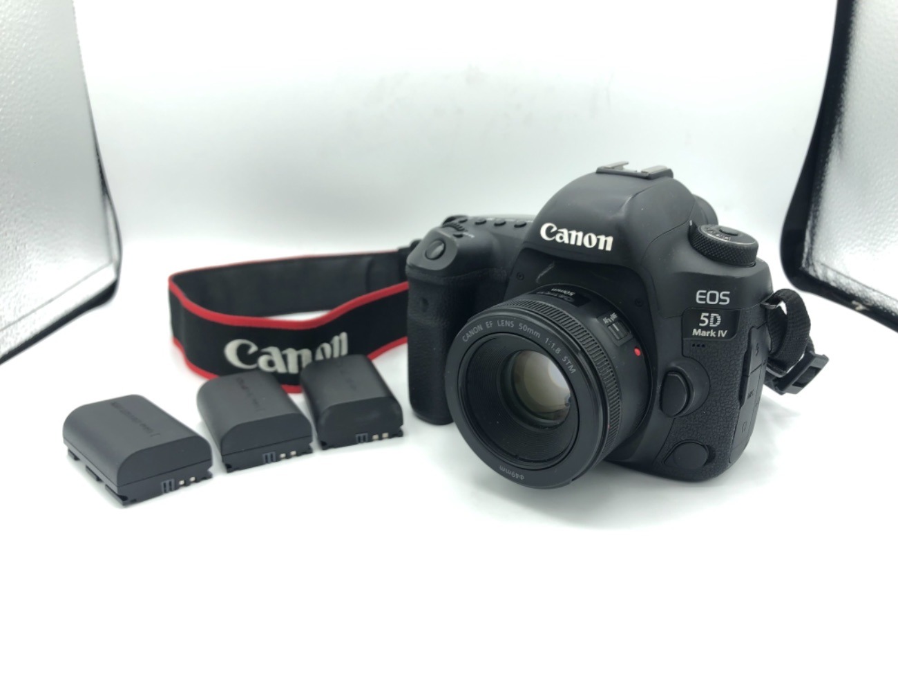 Canon 5d mark iv 4 and 50mm lens