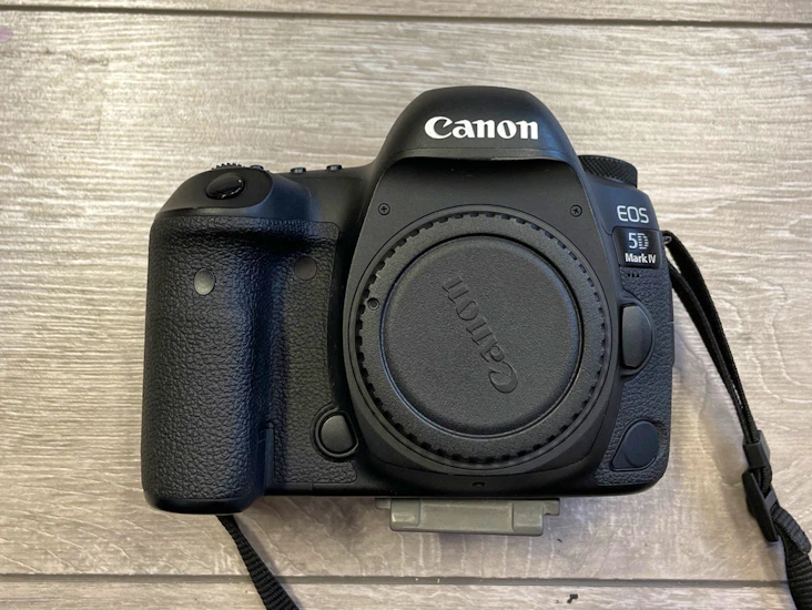 Canon 5d mark iv body