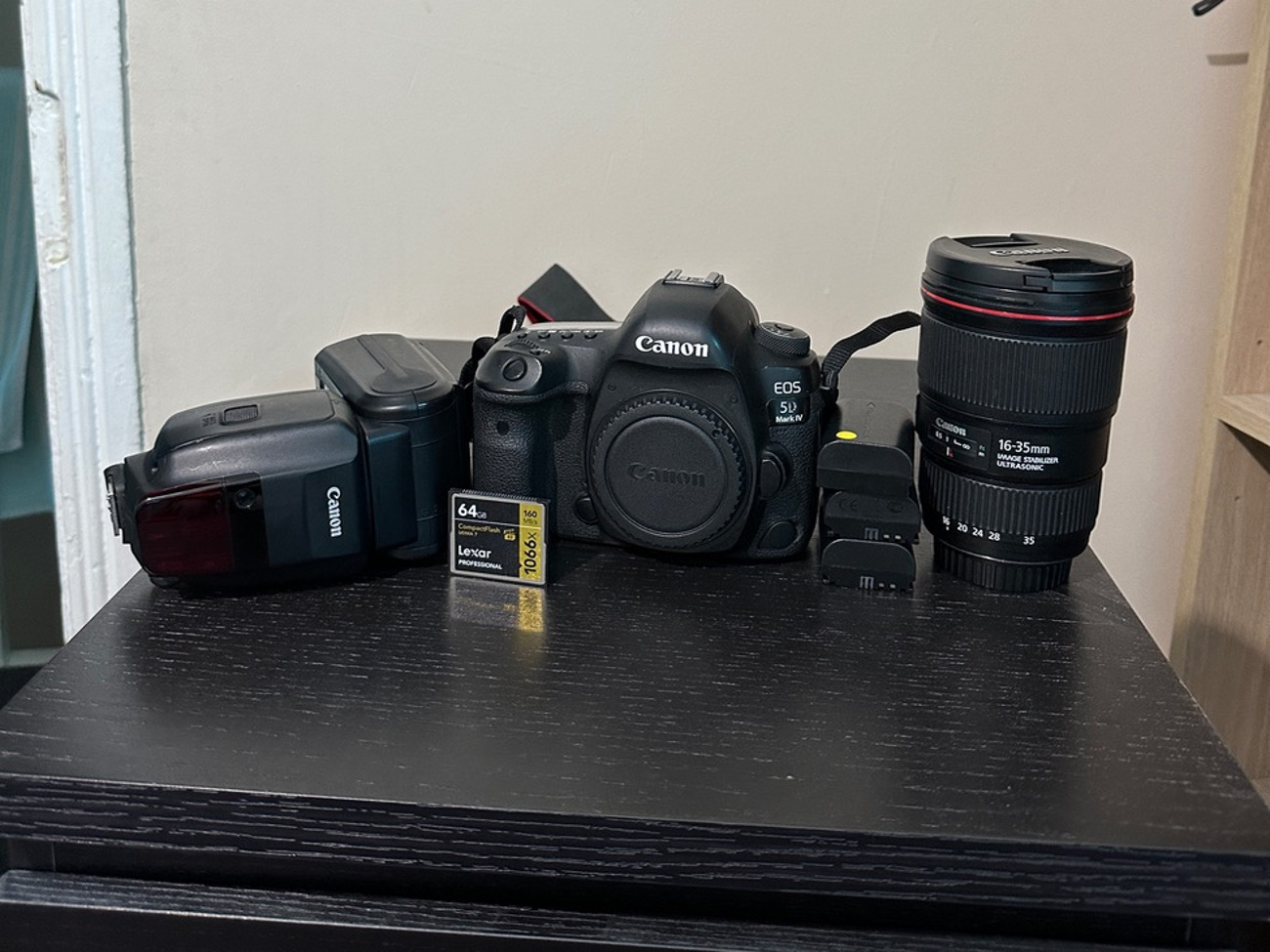 Canon 5d mark iv kit + canon 16-35 f4 lens