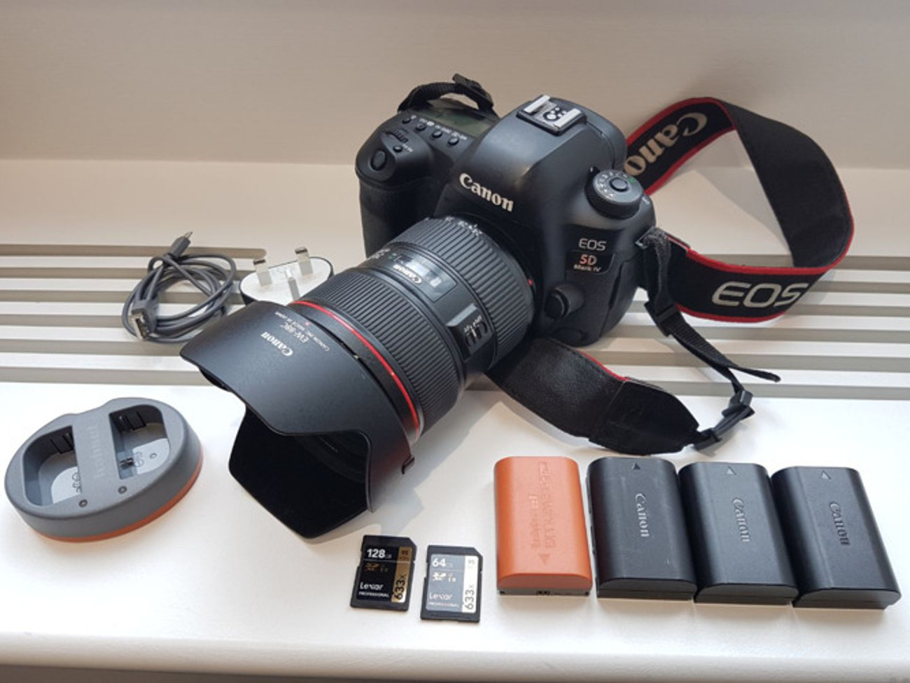 Canon 5d mk iv c-log + canon ef 24-70mm f/2.8l ii usm