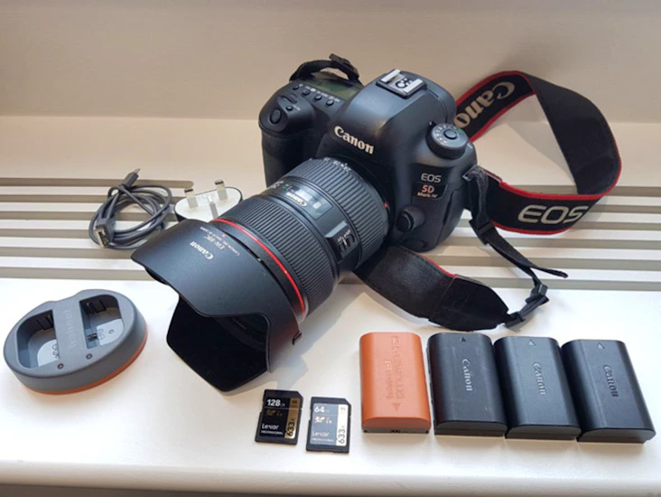 Canon 5d mk iv c-log + canon ef 24-70mm f/2.8l ii usm