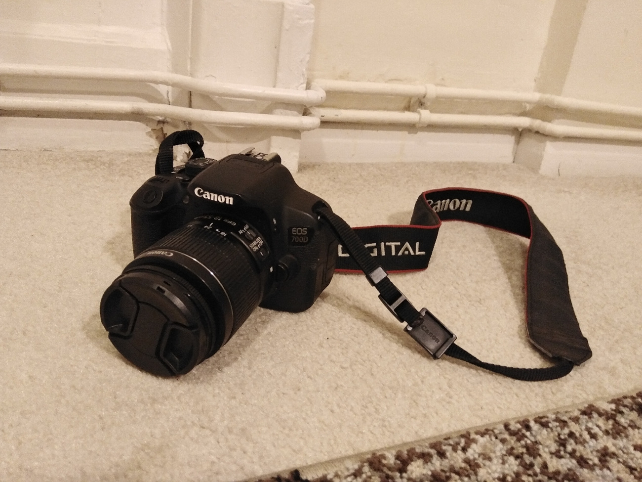 Canon 700d dslr camera