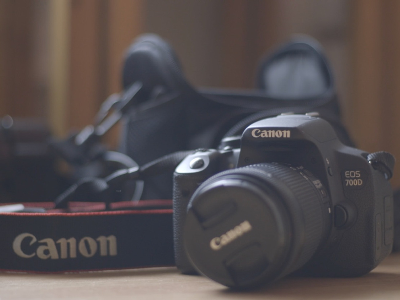 Canon 700d dslr camera