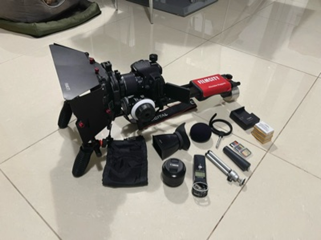 Canon 700d film video kit-shoulder rig, lens’, zoom recorder