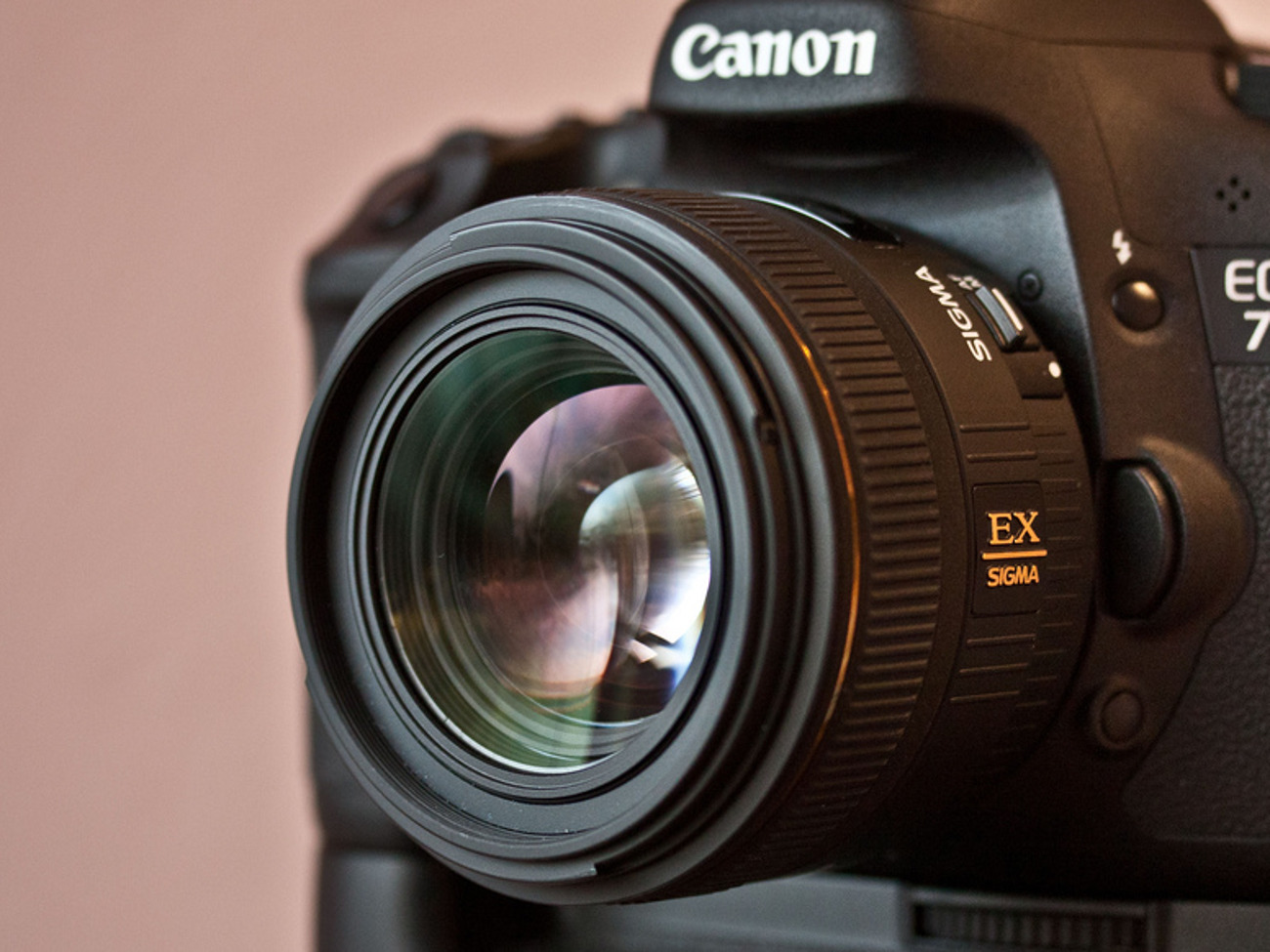 Canon 700d with standard lens 