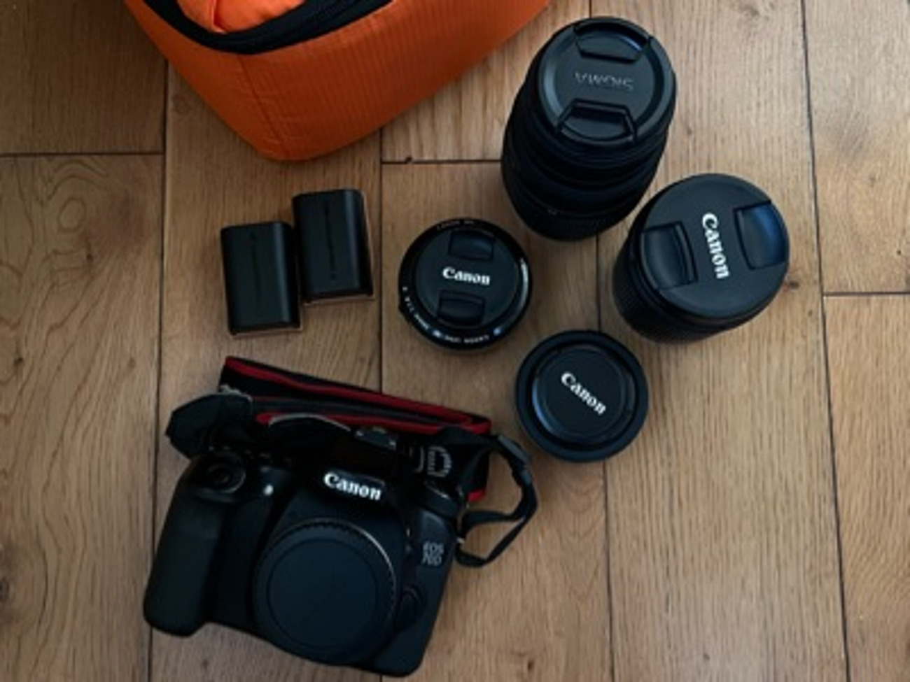 Canon 70d, lens bundle, batteries