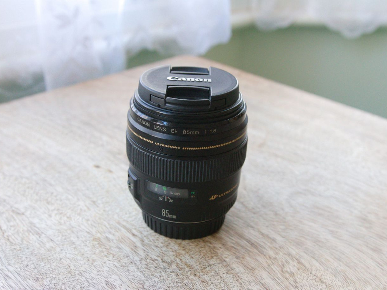 Canon 85mm ef f1.8 usm prime lens