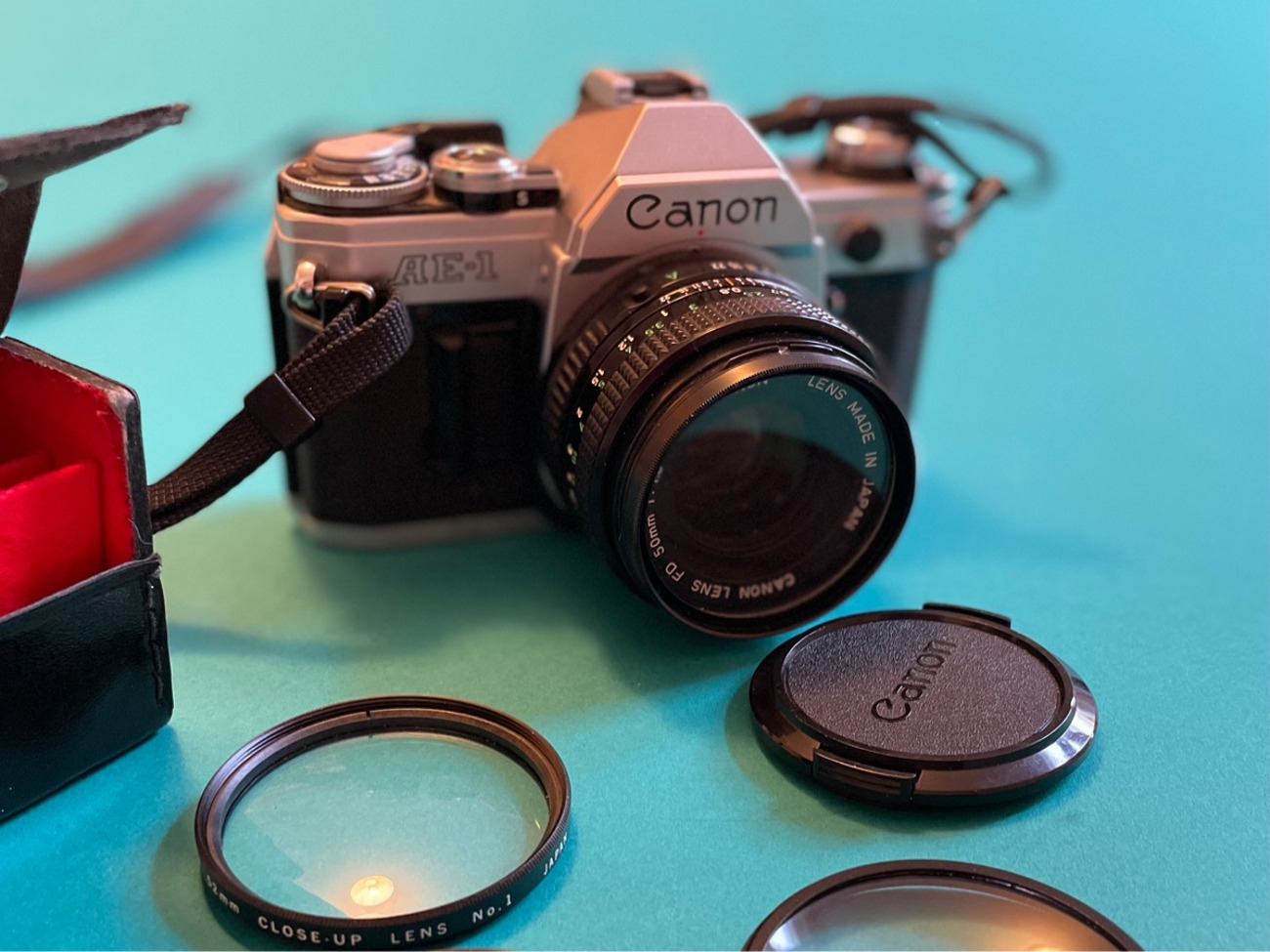 Canon ae-1 35mm slr film camera kit