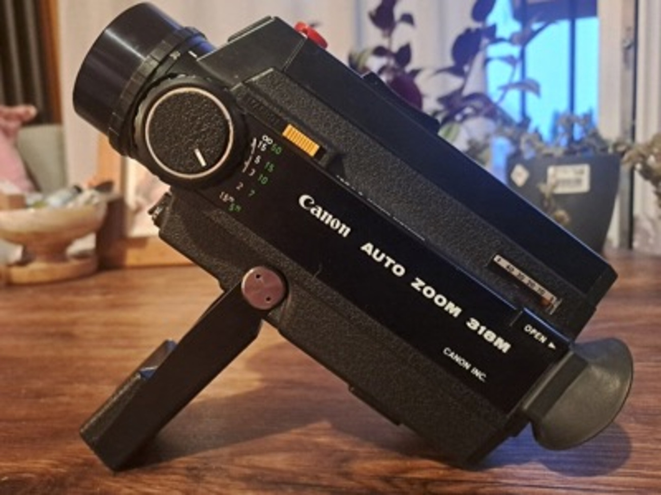 Canon auto zoom 318m super 8 camera