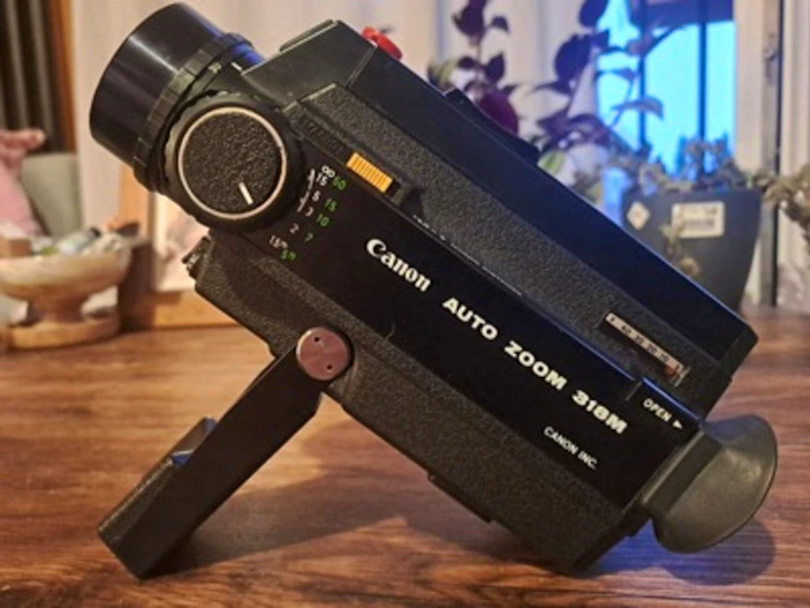 Canon auto zoom 318m super 8 camera