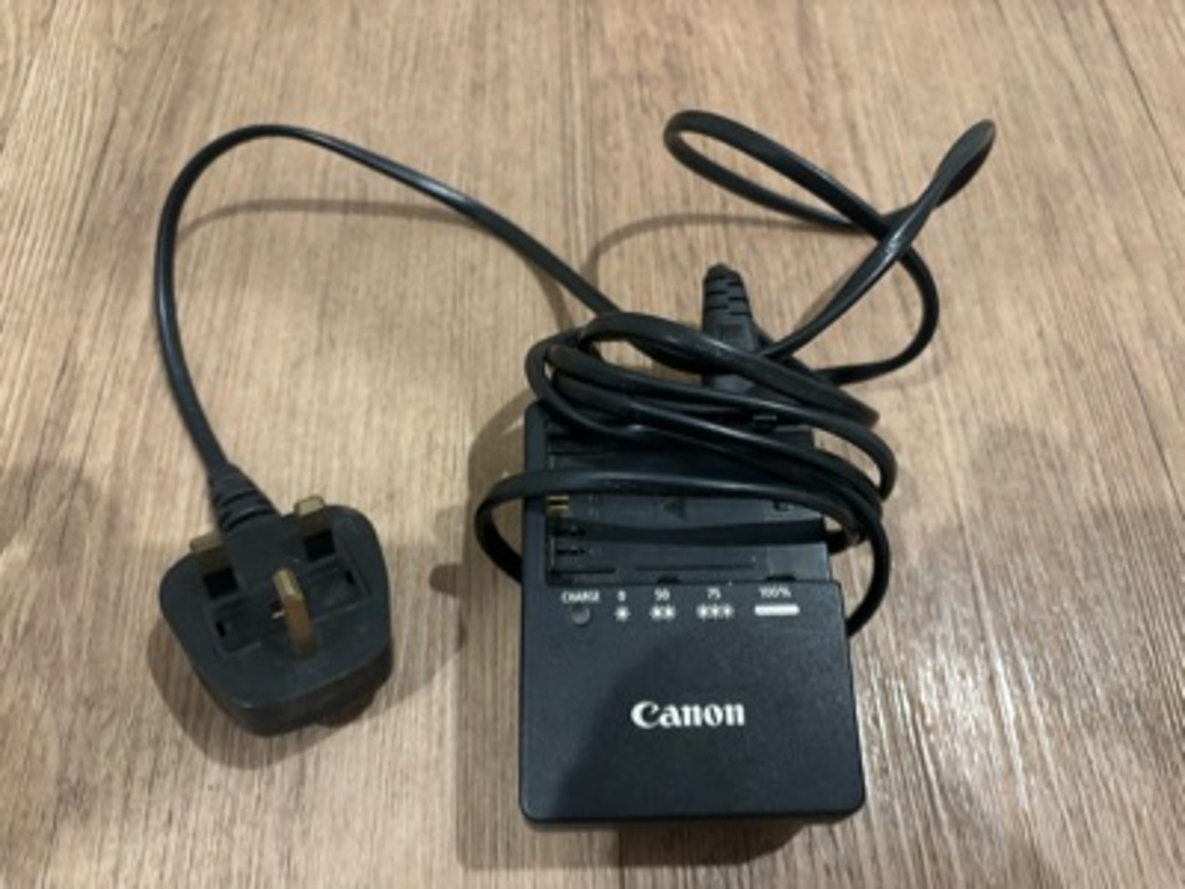 Canon battery charger lc-e6e
