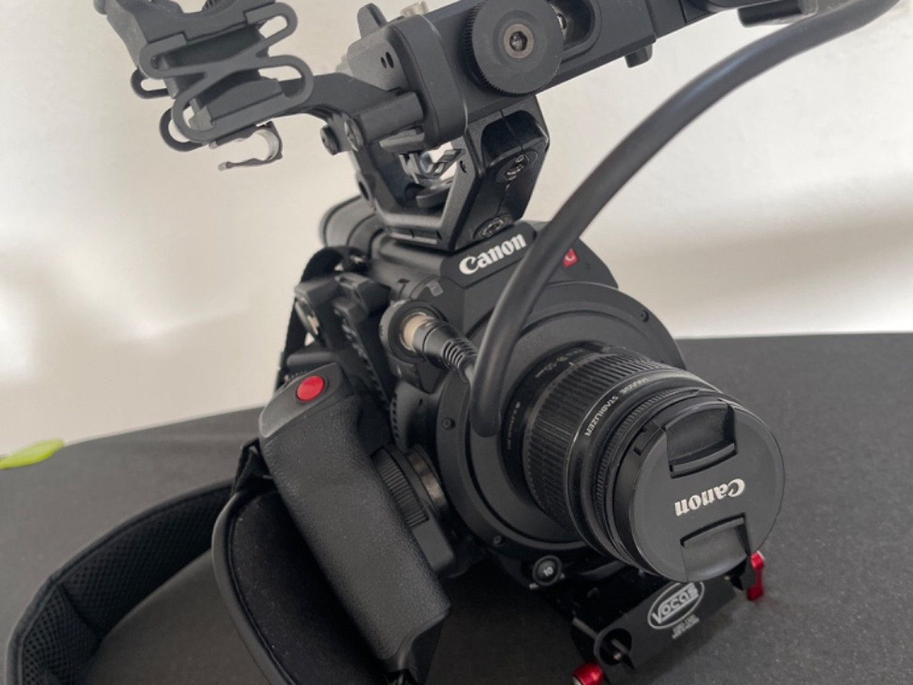 Canon c200 (body only)