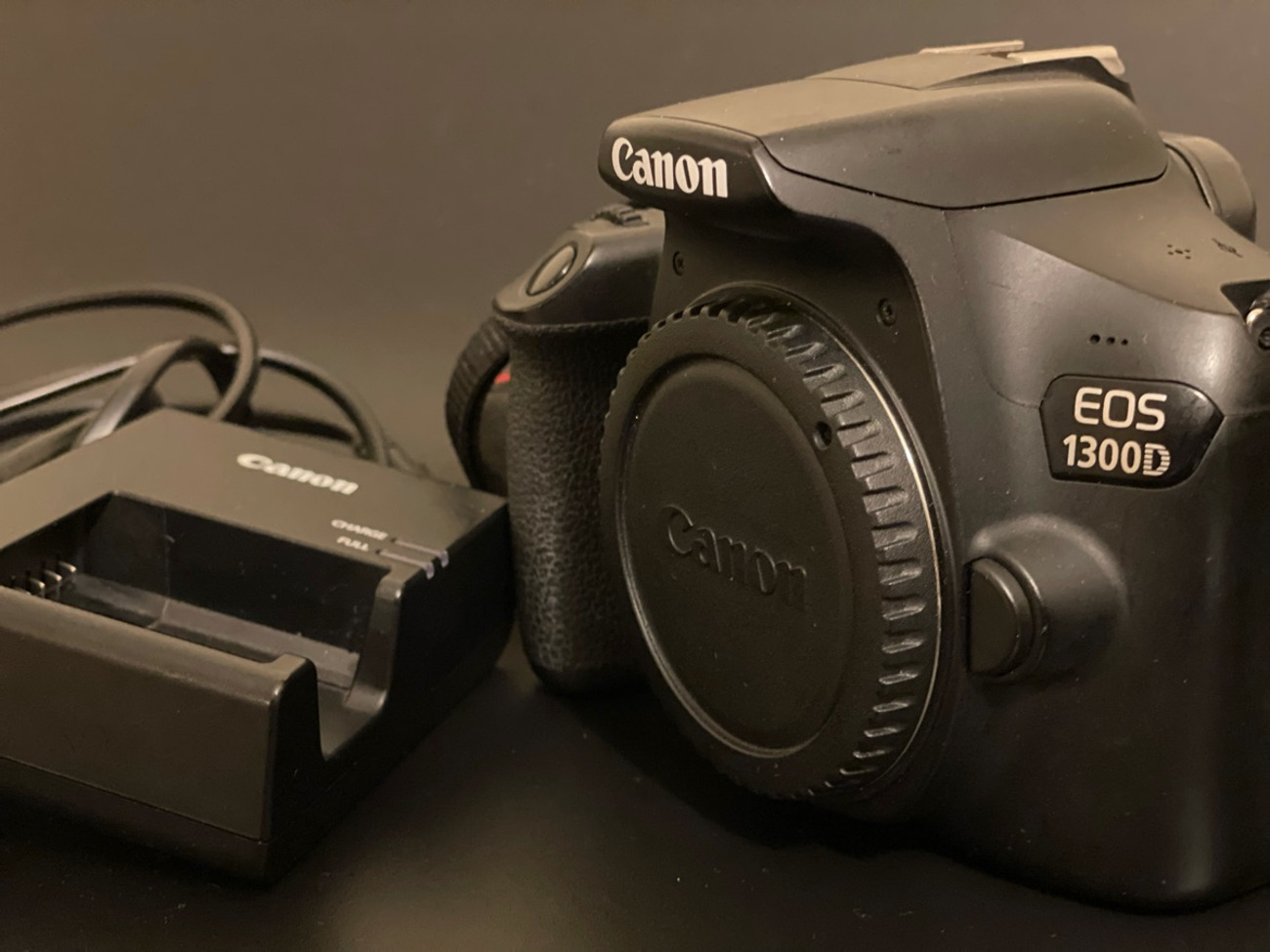 Canon dslr 1300d
