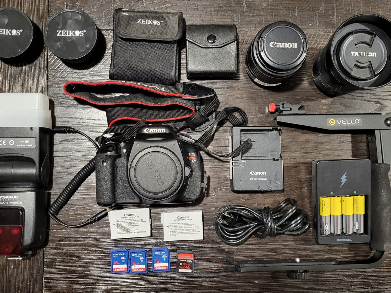 Canon dslr camera kit with 2 lenses & many accessories 