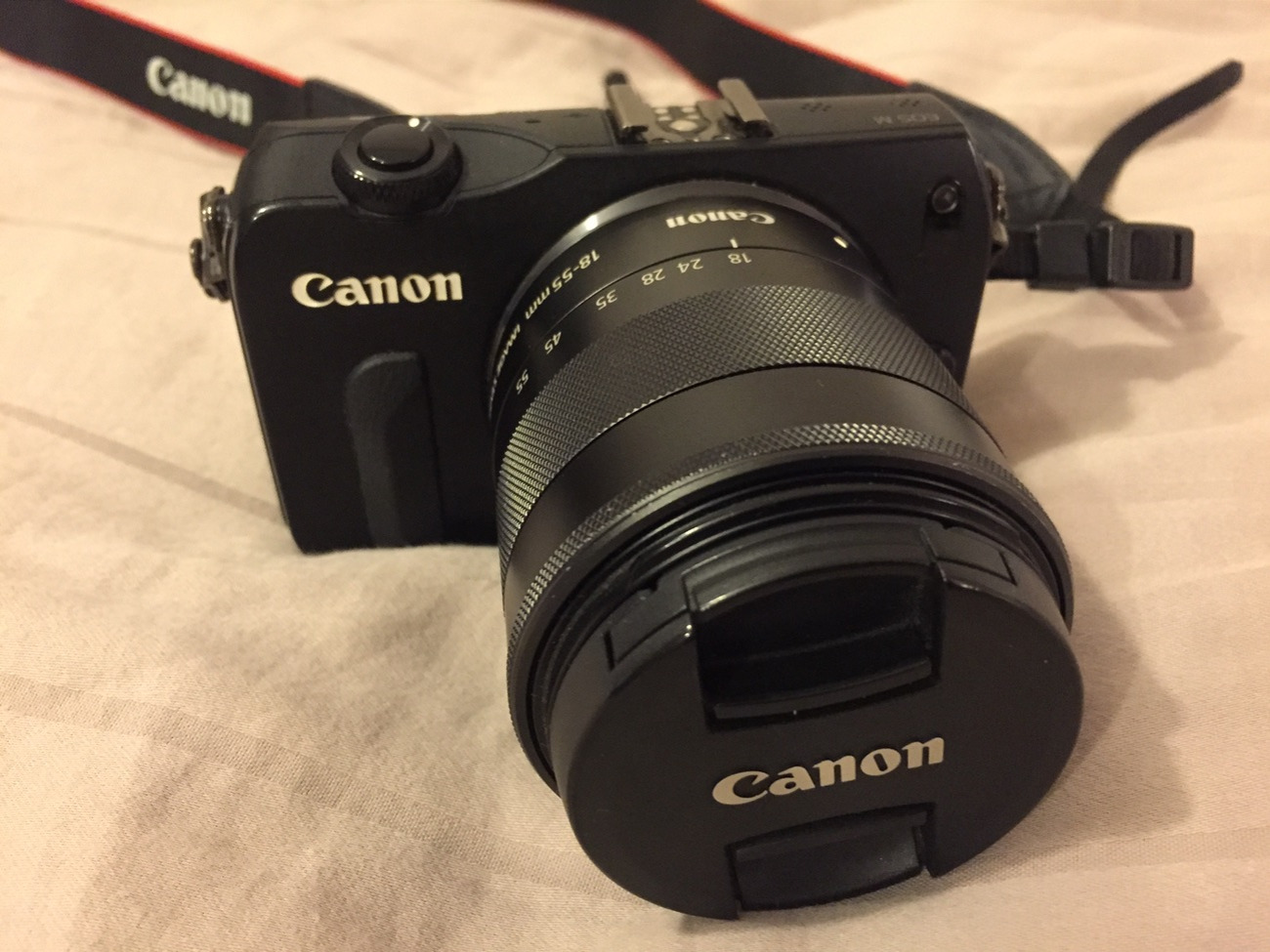 Canon e0s m  digital camera with 18-55 mm lens