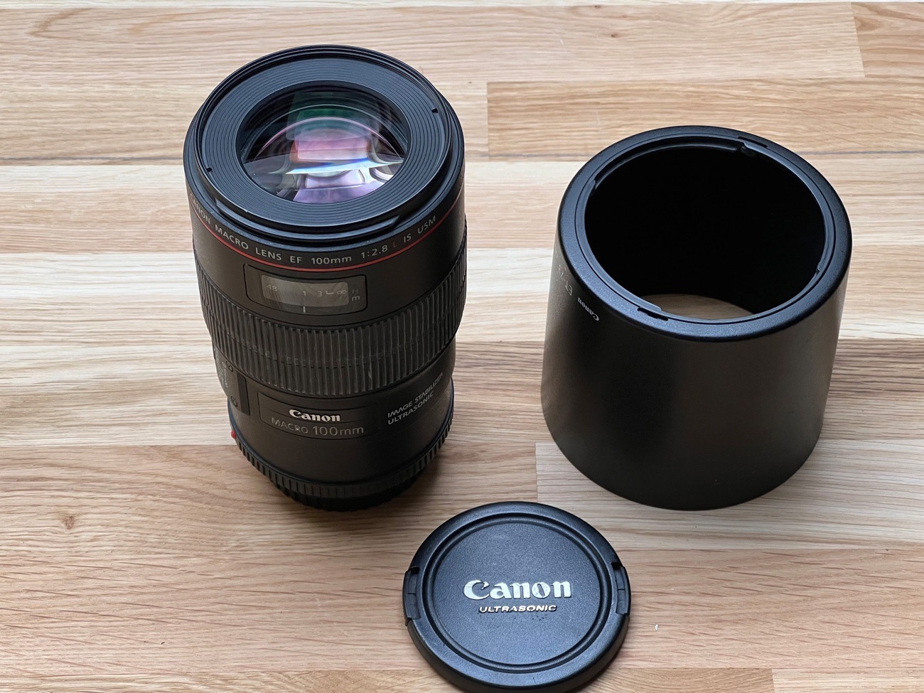 Canon ef 100mm f/2.8l macro is usm lens