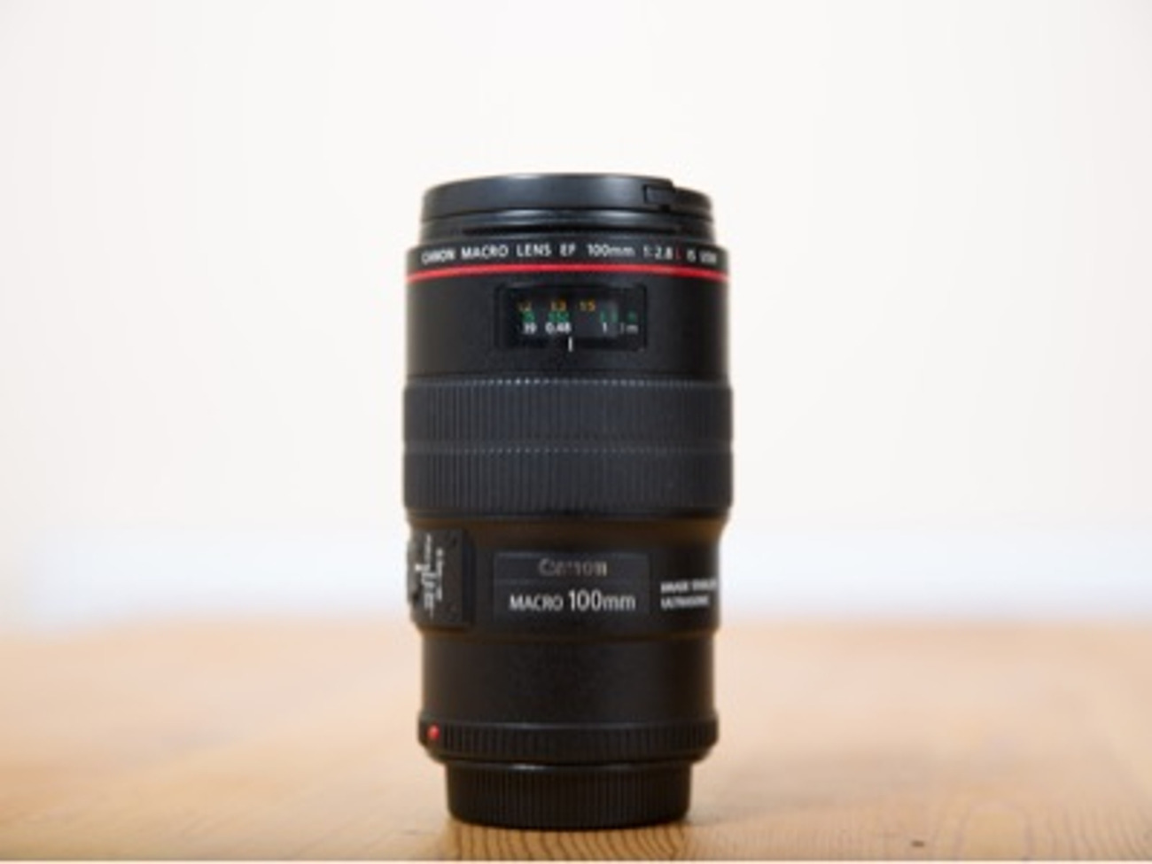 Canon ef 100mm f/2.8l macro is usm lens