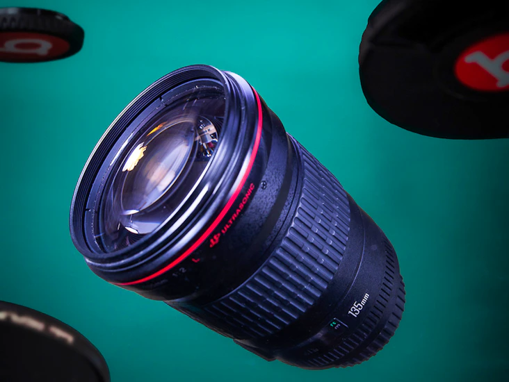 Canon ef 135mm f/2l usm lens