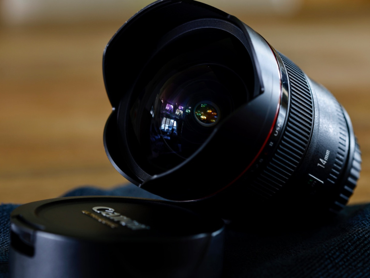 Canon ef 14mm f/2.8 l ii usm lens  