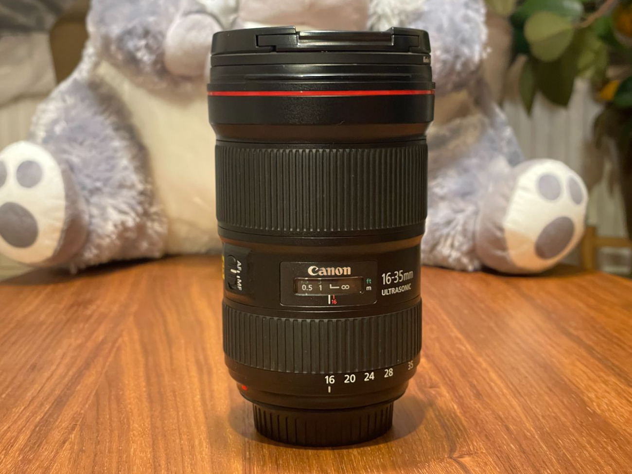 Canon ef 16-35mm f/2.8l iii usm zoom lens