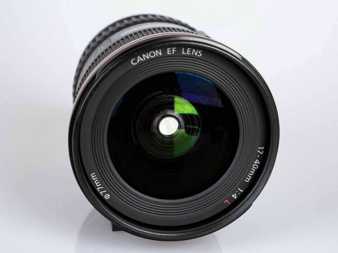 Canon ef 17-40mm f4l usm lens