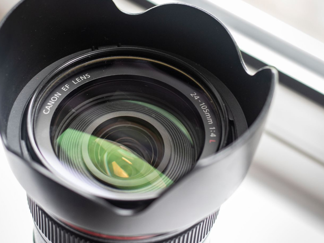 Canon ef 24-105mm f/4.0 ism lens