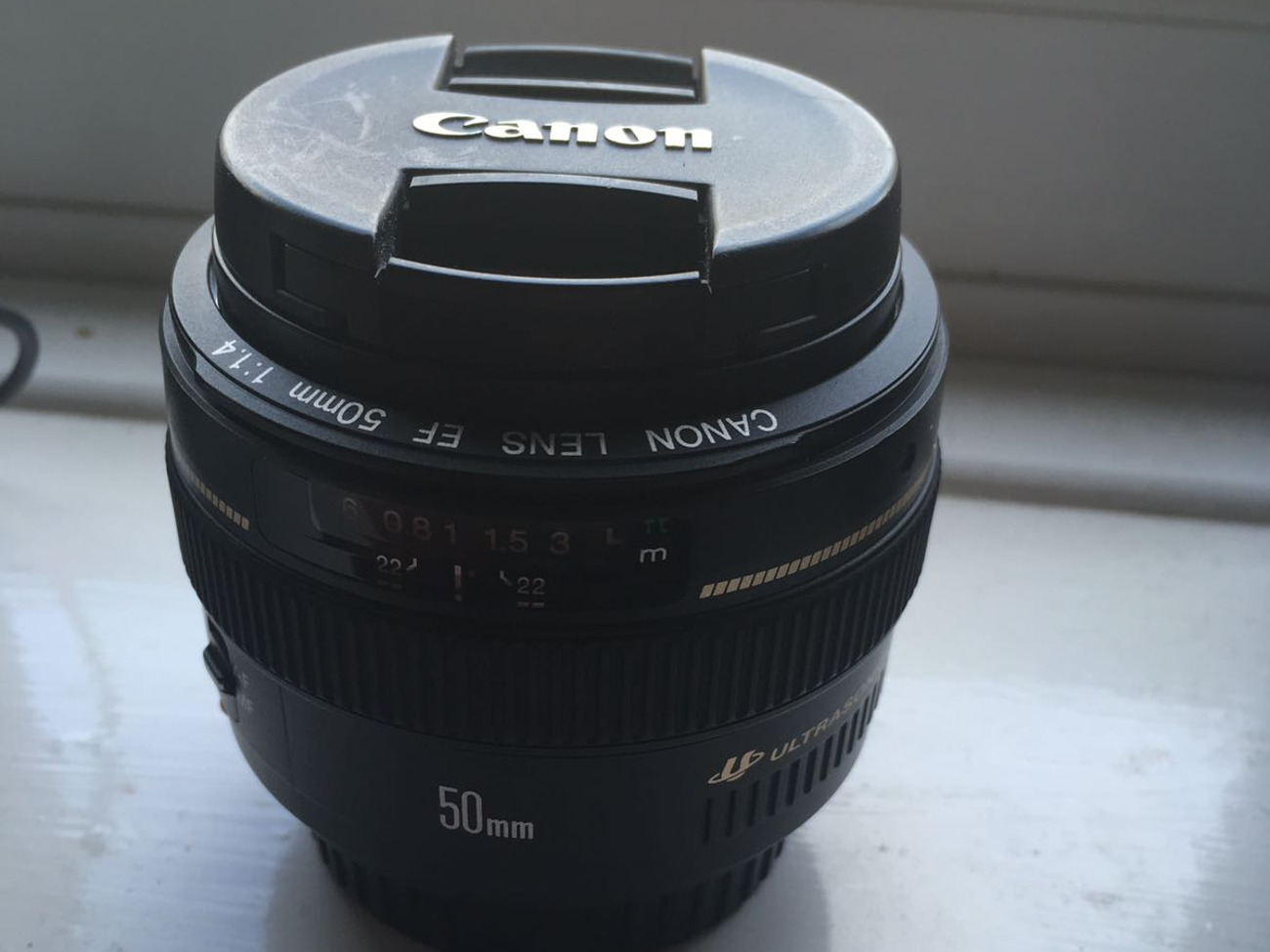 Canon ef 50mm  1.4 lens