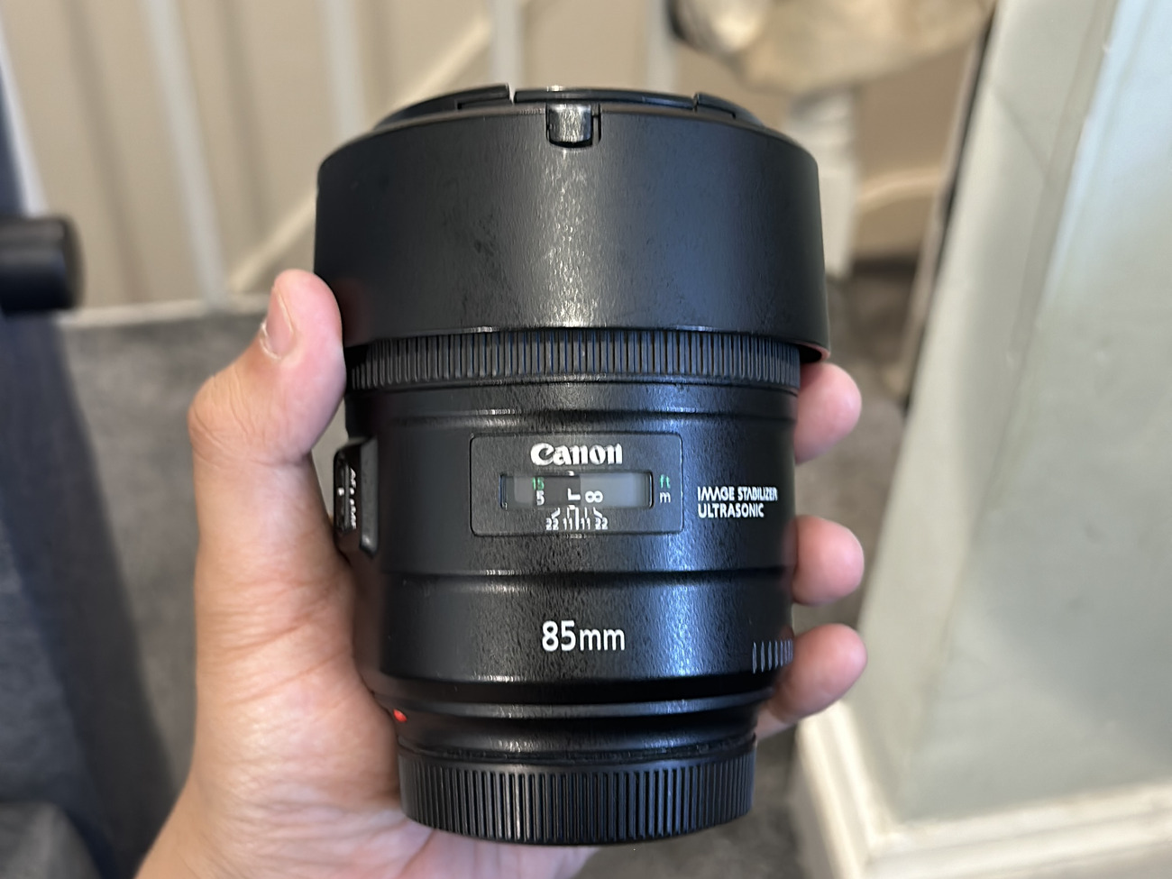 Canon ef 85 1.4 with hood